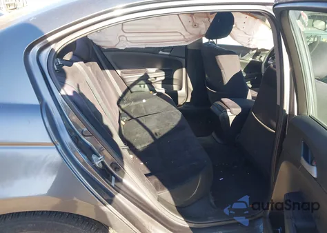 2011 Honda Accord 2.4 Lx z USA, uszkodzony, nr VIN 1HGCP2F32BA058776